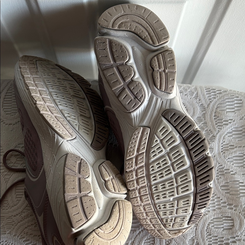 Ryka Women's Mauve and Cream Sneakers - Picture 5 of 6